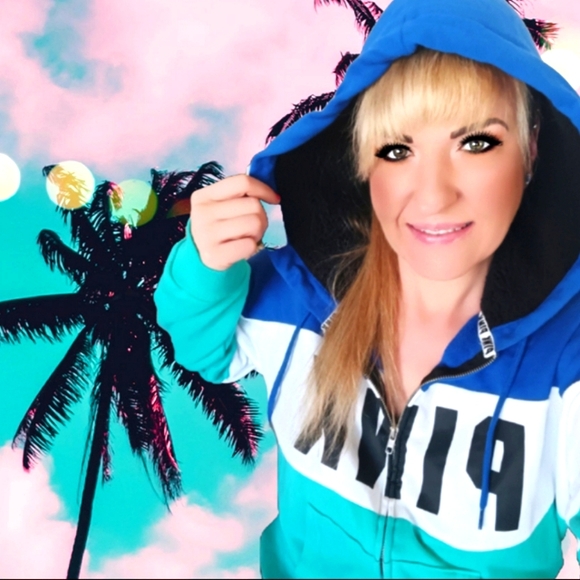 PINK Victoria's Secret Tops - PINK VS Colorblock Aqua/Blue/White/Blk Logo Full Zip Up Sherpa Hoodie